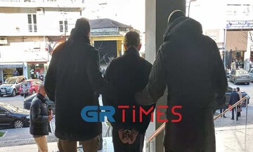 Γυναικοκτονία στην Πολίχνη: Προφυλακιστέος ο 48χρονος συζυγοκτόνος (vid)