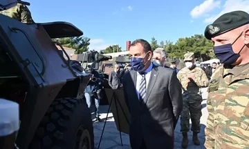 Ν. Παναγιωτόπουλος: Τα τεθωρακισμένα Μ1117 θα δώσουν νέες δυνατότητες στον Στρατό Ξηράς