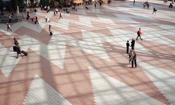 Η Γερμανία «κλείνει» τους ανεμβολίαστους στο σπίτι