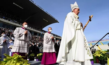 Πάπας Φραγκίσκος: Στην Κύπρο αναπνέω λίγο από την ατμόσφαιρα των Αγίων Τόπων (pic & vid)