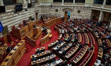 Βουλή: Ψηφίστηκε το ν/σχ για την απολιγνιτοποίηση - Το καταψήφισαν τα κόμματα της αντιπολίτευσης
