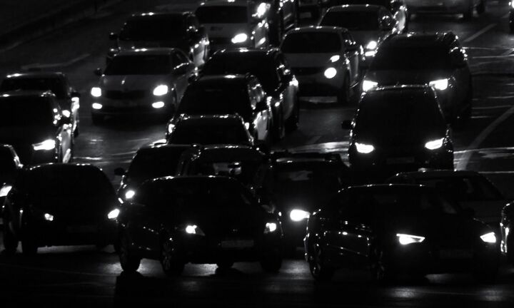 Έρευνα: Χάσαμε 70 ώρες από τη ζωή μας στο μποτιλιάρισμα