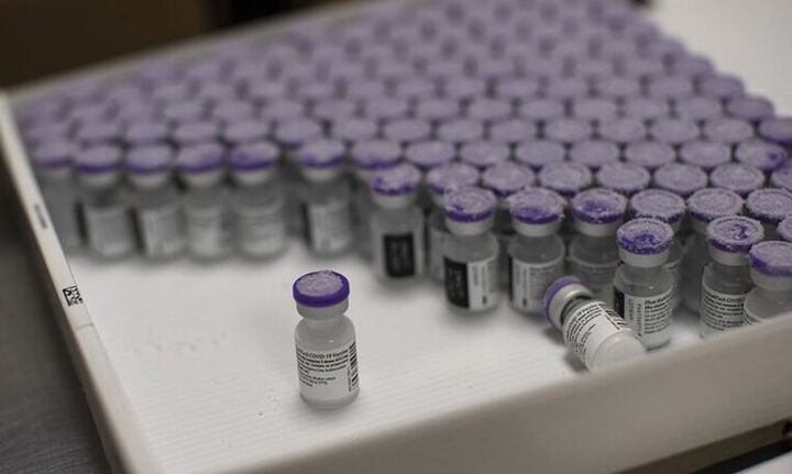 Τα εργοστάσια στην Ε.Ε θα παραγάγουν άλλες 3,6 δισ. δόσεις εμβολίων τον επόμενο χρόνο