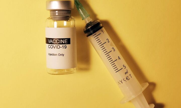 Pfizer: Το εμβόλιο εξουδετερώνει την Όμικρον στην τρίτη δόση