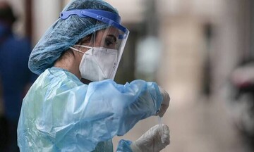 Κορωνοϊός: «Μαύρη Παρασκευή» με 103 νεκρούς, 5.087 νέα κρούσματα και 702 διασωληνωμένους