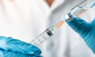 Ευρωπαϊκό Συμβούλιο: «Ζωτικής σημασίας» οι εμβολιασμοί και η χορήγηση ενισχυτικών δόσεων