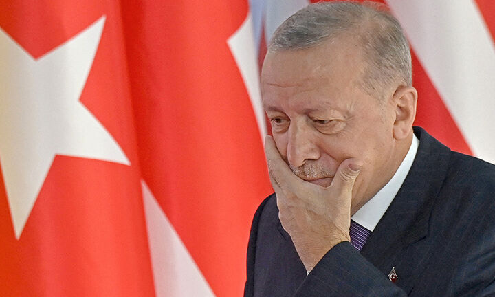 Βουτιά της λίρας μετά τις δηλώσεις Ερντογάν: «Αν το θέλει ο Αλλάχ... θα μειωθεί ο πληθωρισμός»