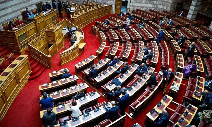 Βουλή: Υπερψηφίστηκε επί της αρχής το νομοσχέδιο για την πανδημία