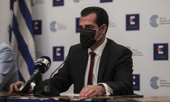 Υποχρεωτική μάσκα παντού, ισχυρή σύσταση για τεστ, ακυρώνονται οι δημόσιες εορταστικές εκδηλώσεις