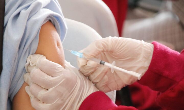 Δεύτερη απόπειρα εμβολιασμού με πλαστοπροσωπία