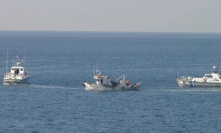 Τουρκική ακταιωρός παρενόχλησε Έλληνες ψαράδες στα Ίμια - Άμεση παρέμβαση του Λιμενικού