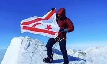 Μέχρι την... Ανταρκτική έφτασε η «γιαλάντζι» προπαγάνδα Τουρκοκύπριου ορειβάτη