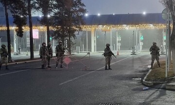 Καζακστάν: Συλλαμβάνεται όποιος κινείται «ύποπτα» γύρω από το αεροδρόμιο του Αλμάτι
