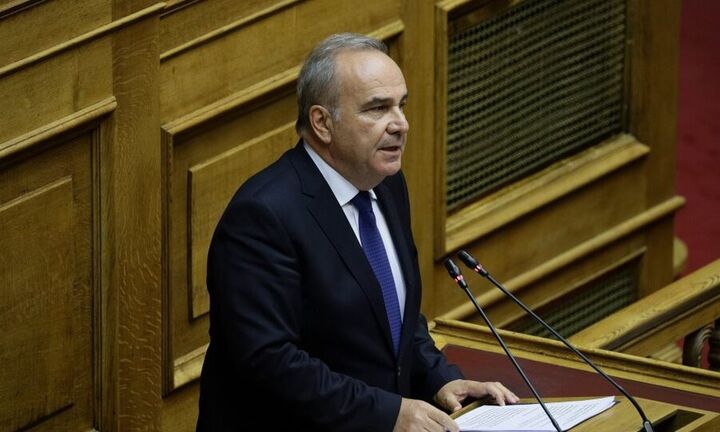 Θετικός στον κορονοϊό ο Νίκος Παπαθανάσης