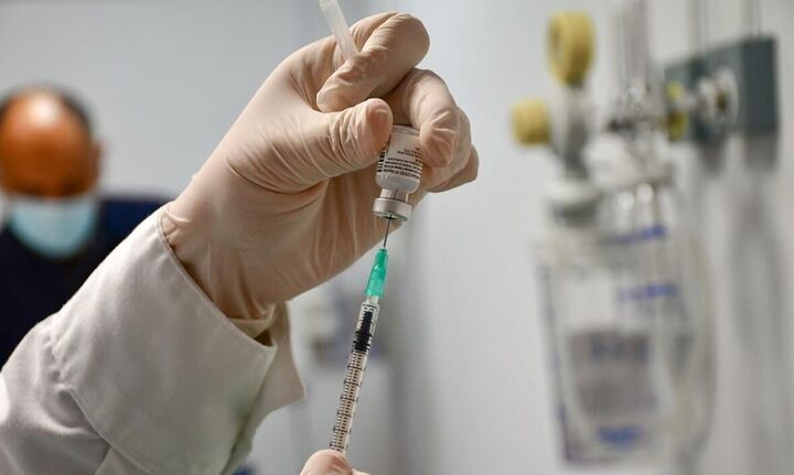 Εμβόλιο στο εξωτερικό: Η διαδικασία δήλωσης για τους πολίτες άνω των 60 ετών – Οι 2 περιπτώσεις