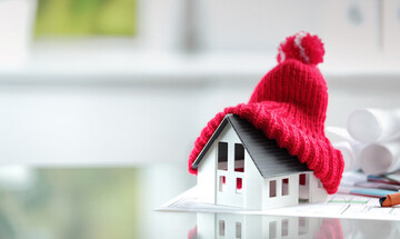 Δέκα τρόποι για να διατηρήσετε το σπίτι σας ζεστό (και να εξοικονομήσετε χρήματα) αυτόν τον χειμώνα