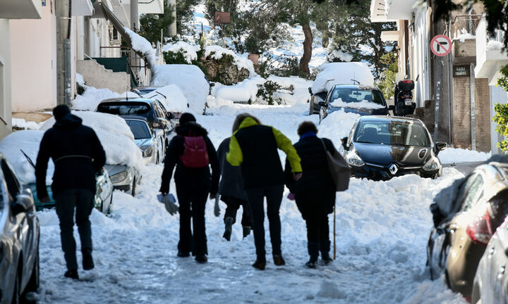 Τι ισχύει σήμερα σε Αττική και Κρήτη για σχολεία, τηλεργασία, δικαστήρια, καταστήματα, εμβολιασμούς