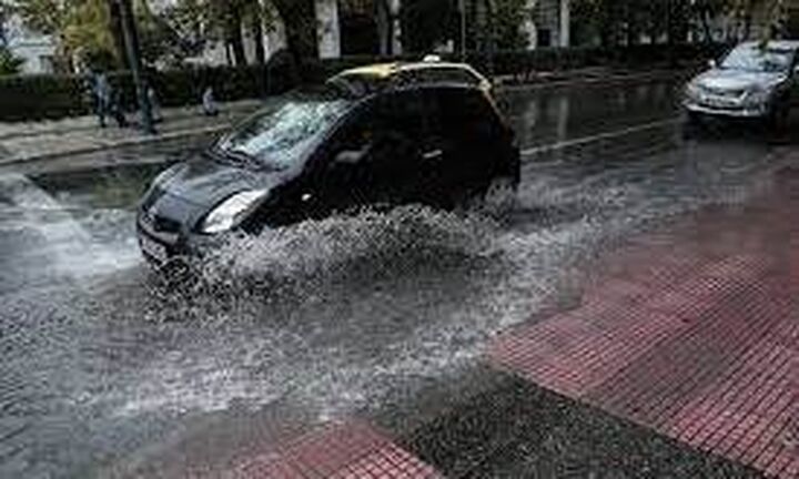 Συνεχίζεται σήμερα η κακοκαιρία με βροχοπτώσεις σχεδόν σε όλη τη χώρα