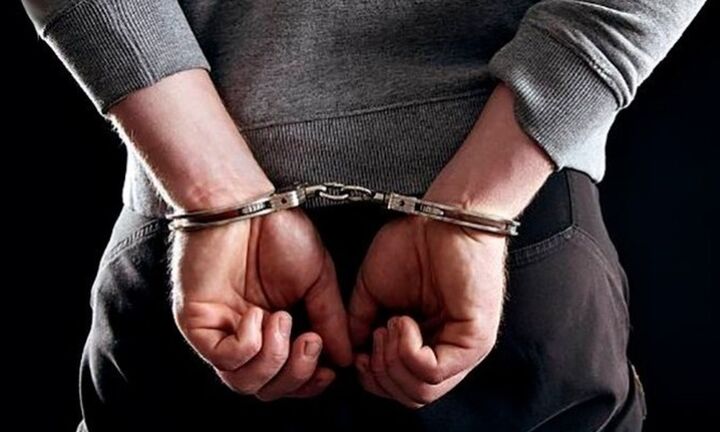 Άρπαζε κινητά τηλέφωνα με πρόσχημα την πώληση εικόνων αγίων