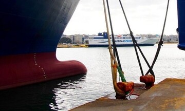 24ωρη απεργία στον τομέα των κοντέινερ στο λιμάνι του Πειραιά