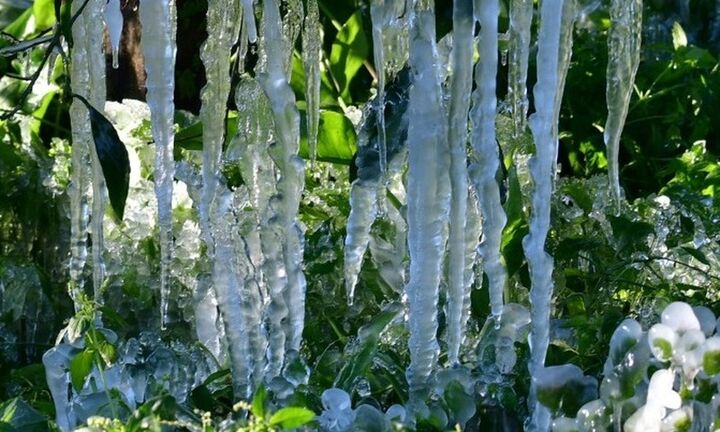 Ψυχρό μέτωπο διασχίζει με πολύ μεγάλη ταχύτητα τη χώρα
