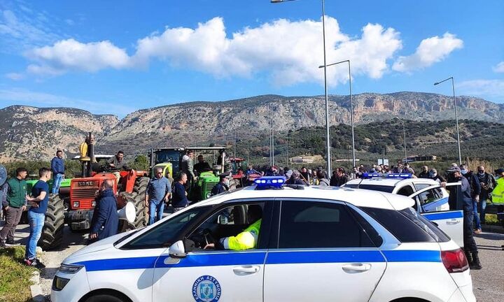 Λάρισα: Μπλόκο και στην Ελασσόνα στήνουν οι αγρότες της περιοχής
