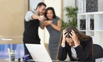 Κατάθλιψη εμφανίζει το 40% όσων δέχονται ηθική παρενόχληση στον εργασιακό χώρο