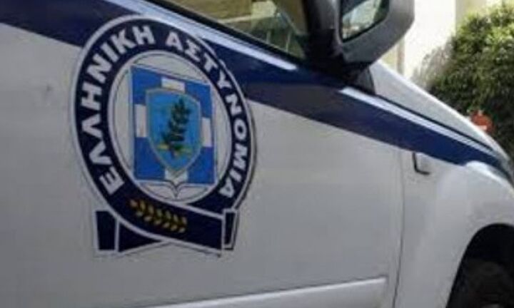 Έκρηξη στην είσοδο πολυκατοικίας στο Παγκράτι, όπου διαμένουν αστυνομικοί