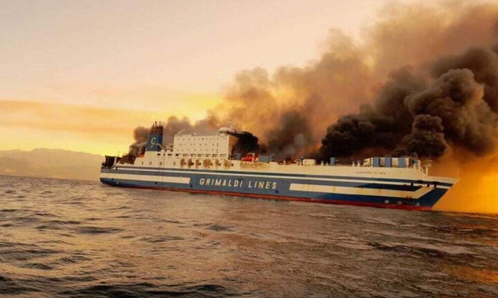 Euroferry Olympia: Επιχείρηση απεγκλωβισμού δύο ατόμων - Από τους επιβαίνοντες 21 είναι Ελληνες