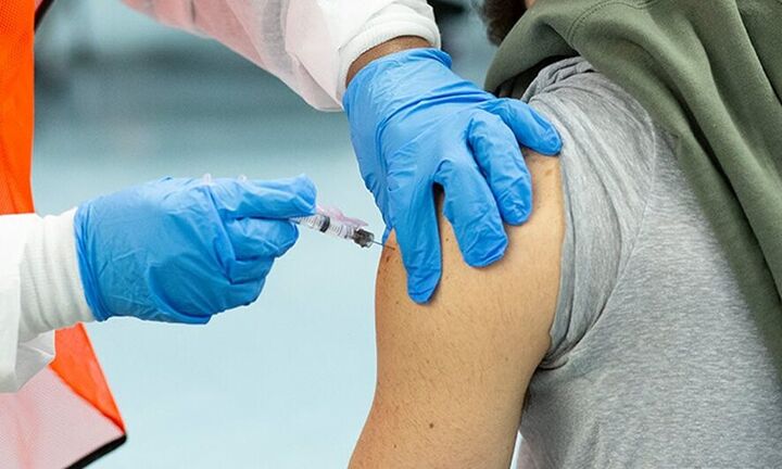 Κορονωϊός: Εμβόλιο ή λοίμωξη και εμβολιασμός - Πότε φθίνει η ανοσία