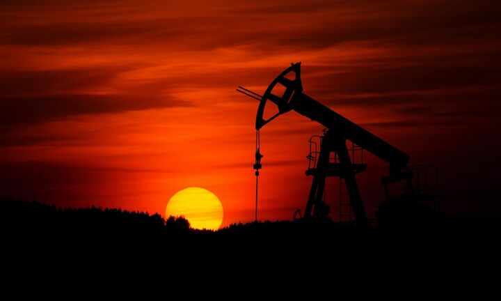 Καλπάζει η τιμή του πετρελαίου μετά τη «ρουκέτα» Πούτιν