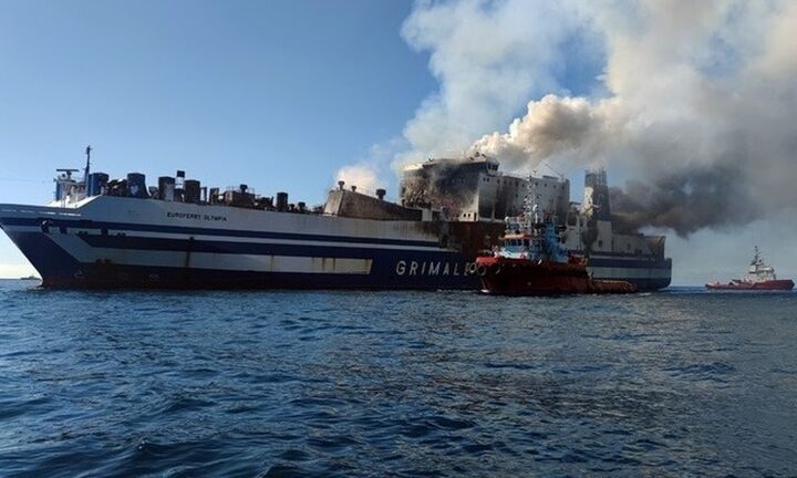 Συνεχίζεται η επιχείρηση εντοπισμού των 10 αγνοουμένων του Euroferry Olympia