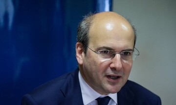 Κ. Χατζηδάκης: Η κυβέρνηση ενθαρρύνει τα μπόνους απόδοσης και τα stock options στους εργαζομένους