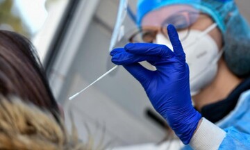 Κορωνοϊός: 16.060 νέα κρούσματα, 389 διασωληνωμένοι και 56 νεκροί