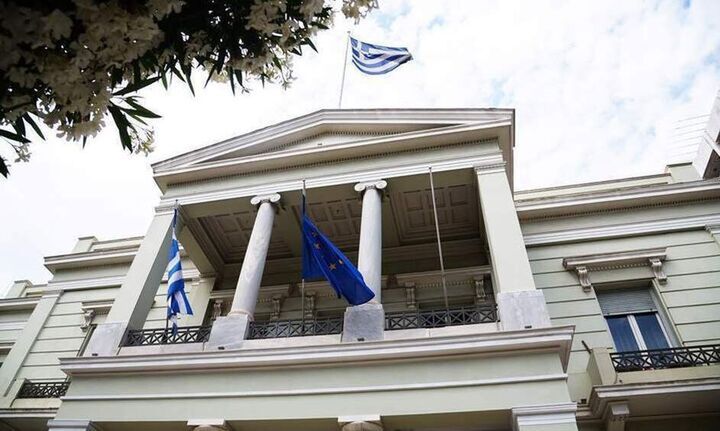 Άγρια ελληνορωσική κόντρα με μπαράζ ανακοινώσεων