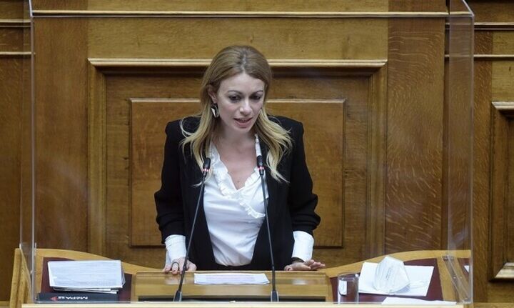 Ανεξάρτητη βουλευτής η Αγγ. Αδαμοπούλου - Aποχωρεί από το ΜέΡΑ25