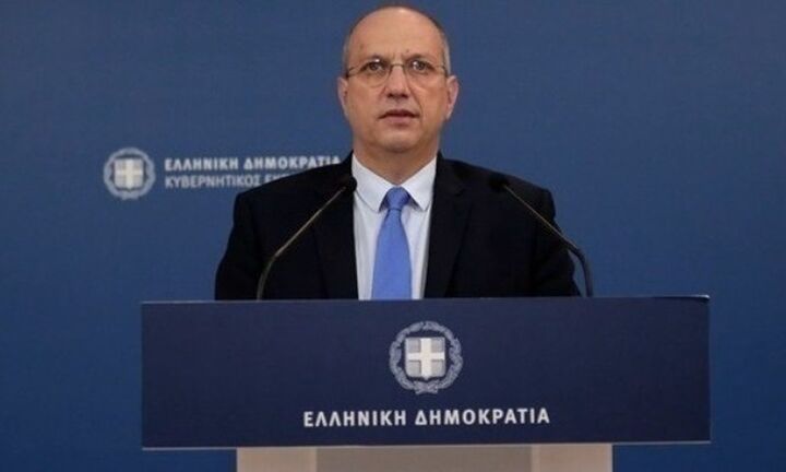Οικονόμου: Σε τρεις πυλώνες τα μέτρα ενίσχυσης νοικοκυριών και επιχειρήσεων έναντι των ανατιμήσεων