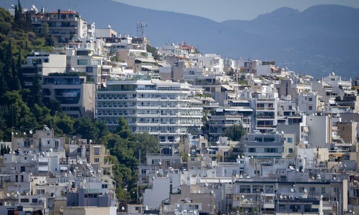 Στη Βουλή ο νέος ΕΝΦΙΑ - Μείωση φόρου για 8 στους 10 ιδιοκτήτες - Σε 10 δόσεις η πληρωμή του