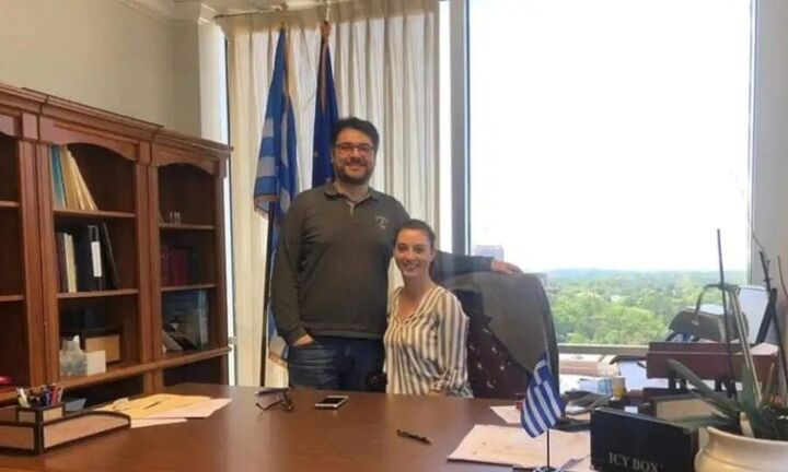 Διπλωματικές πηγές: Ο γενικός πρόξενος στη Μαριούπολη συνεχίζει με κατεύθυνση δυτικά