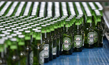 Η Carlsberg και μία ελληνική ζυθοποιία διεκδικούν 478 εκατομμύρια ευρώ από τη Heineken 
