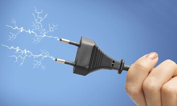 Απίστευτο: λογαριασμοί ρεύματος με διαφορά… 100 ευρώ τον μήνα για την ίδια κατανάλωση