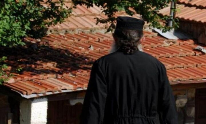Ιερέας έγινε “καπνός” μαζί με 3,8 εκατομμύρια ευρώ
