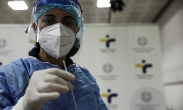 Κορωνοϊός: Kυριαρχεί η υποομάδα ΒΑ.2 του στελέχους Omicron
