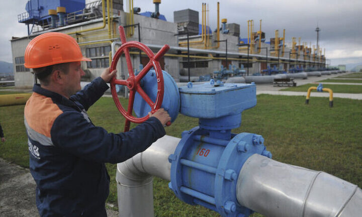 «Βουτιά» στην τιμή του αερίου μετά την υπαναχώρηση για πληρωμές σε ρούβλια - Πέφτει και το πετρέλαιο