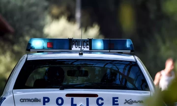 Ισχυρός εκρηκτικός μηχανισμός εντοπίστηκε στην είσοδο πολυκατοικίας στα Ιλίσια