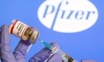  Η 4η δόση Pfizer/BioNTech προστατεύει περισσότερο τους άνω των 60 από την «Όμικρον»