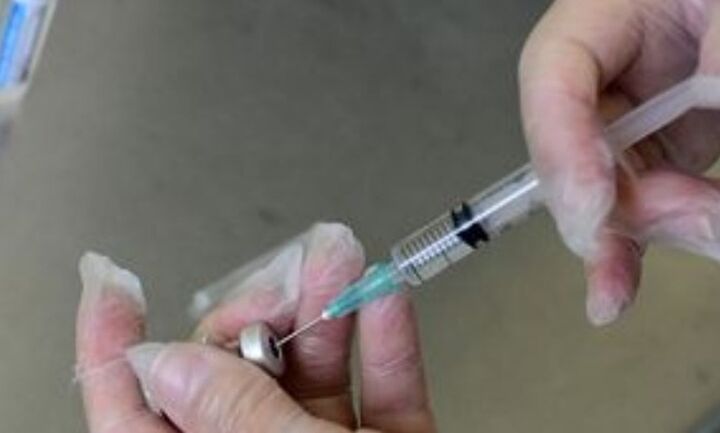Ανοίγει η πλατφόρμα για την 4η δόση εμβολίου για τους άνω των 80 ετών