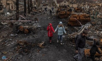 Περισσότεροι από 30 νεκροί και 100 τραυματίες από βομβαρδισμό σιδηροδρομικού σταθμού στο Κραματόρσκ