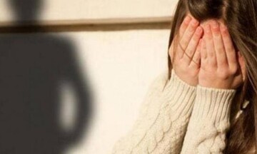 Νέα Σμύρνη: Πατέρας κατηγορείται πως βίαζε και έκαιγε την 10χρονη κόρη του στο μάτι της κουζίνας
