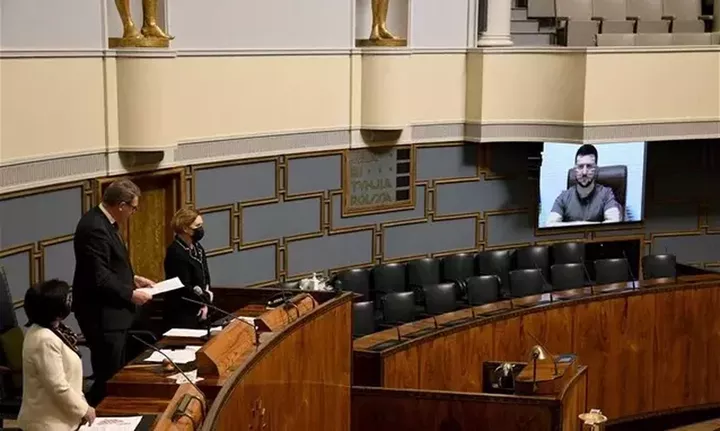 Ζελένσκι-Φινλανδικό κοινοβούλιο: Ζήτησε ισχυρές κυρώσεις κατά της Ρωσίας άξιες των «κοκτέιλ Μολότοφ»